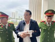 Hàng nghìn người chen chân dự phiên xét xử cha con Chủ tịch Tập đoàn Tân Hoàng Minh