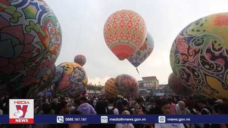 Lễ hội khinh khí cầu khuấy động bầu trời Indonesia