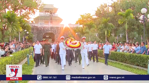 Thủ tướng Phạm Minh Chính viếng nghĩa trang A1  