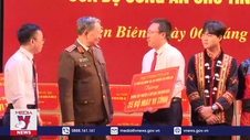 Bộ Công an tặng máy tính và xe cứu thương cho tỉnh Điện Biên