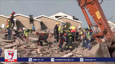 Số nạn nhân thiệt mạng vụ sập nhà ở Nam Phi tiếp tục tăng      
