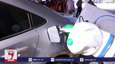 UAE đưa vào thử nghiệm robot bơm xăng
